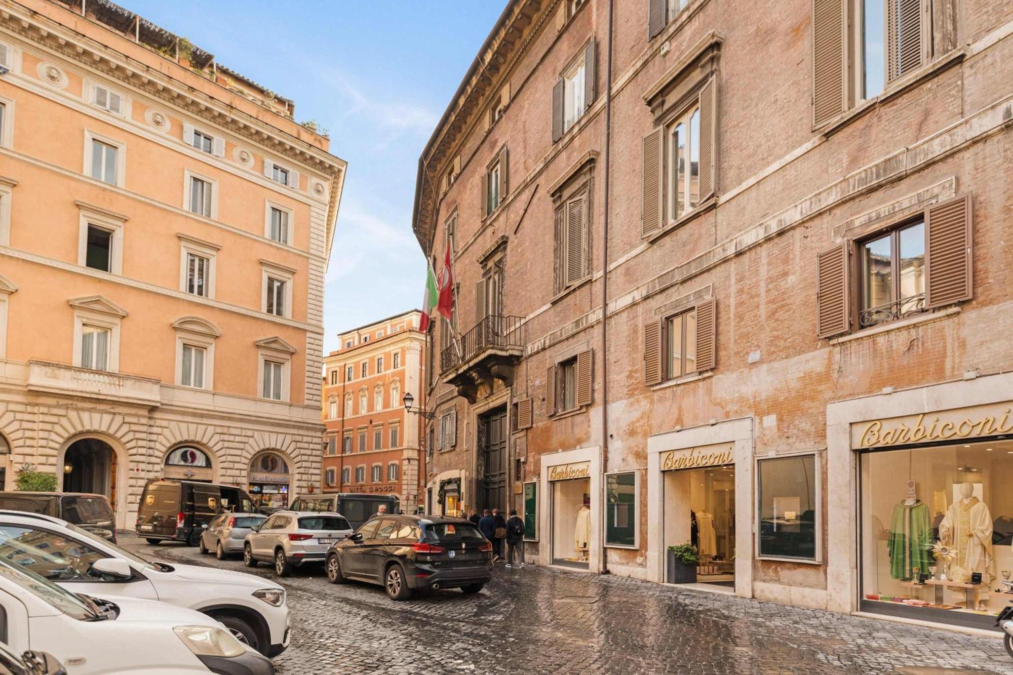 Apartment Pantheon Classic By Romeloft